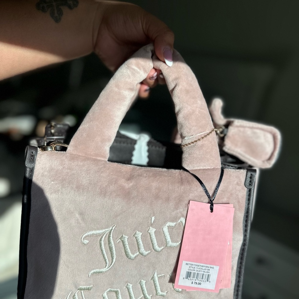 Juicy Couture Better Together Mini Bag
Brand new with tags - Picture 4 of 4